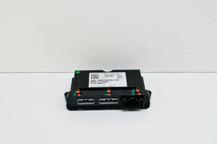 Modul de control ușă dreapta față TESLA MODEL S 2016 OEM: 1003101-00-E,P0748V01D,P0748P14B,A-0748G03Q 14697316