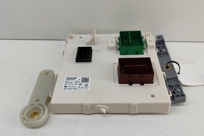 Modul de confort VOLVO XC60 II 246 2024 OEM: 32400409,32400409AA,33411041 25273541