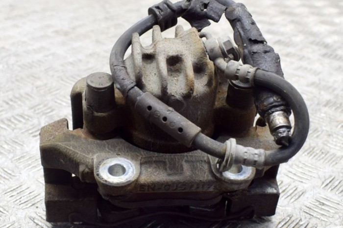 Etrier de fr&acirc;nă dreapta față PEUGEOT 208 II UB_, UP_, UW_, UJ_ 2020 OEM: 1648035280 21183075