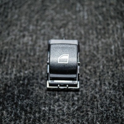 Buton geam ușă st&amp;acirc;nga față BMW 4 Gran Coupe F36 2014 OEM: 9208107 2473140 foto