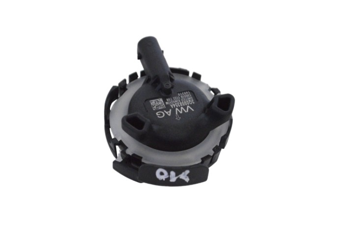 Senzor de impact st&acirc;nga față VW PASSAT Variant B8 3G5 2018 OEM: 3Q0959354A | 20598636