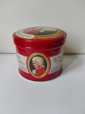 Cutie metalica de colecție de la bomboane Mozart