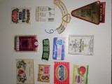 Cumpara ieftin LOT ETICHETE VECHI VIN , BERE , SUC