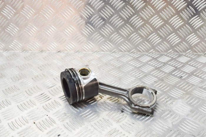 Piston AUDI Q5 8R 2015 OEM: 038198401F,03L107065AB 11693025