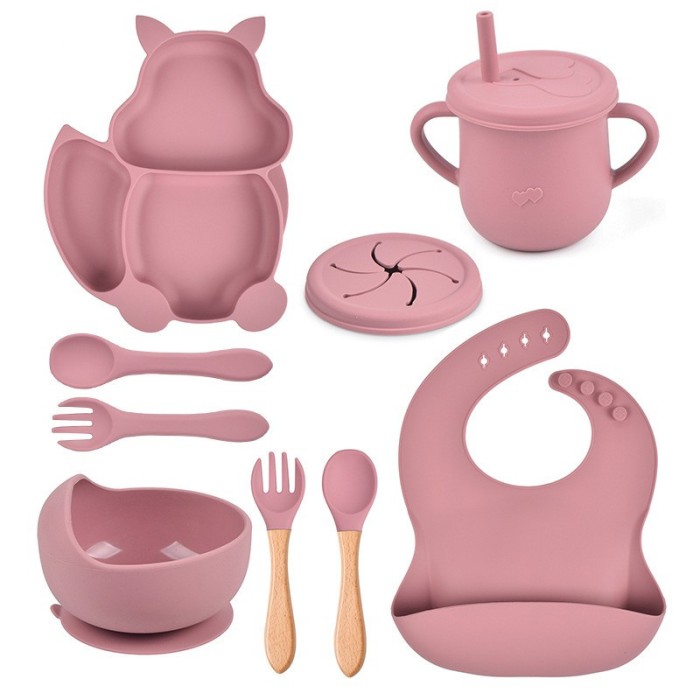 Set 10 piese diversificare bebelusi din silicon, baveta, farfurie si bol cu ventuza, tacamuri din lemn si silicon, cana, fara alergeni, roz pudrat