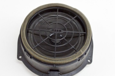 Difuzor ușă dreapta spate AUDI Q3 8U 2012 OEM: 8R0035411 18315289 foto