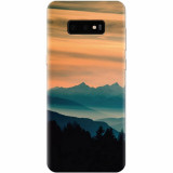 Husa silicon pentru Samsung Galaxy S10 Lite, Blue Mountains Orange Clouds Sunset Landscape