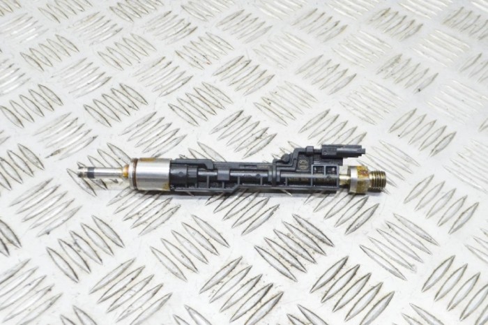 Injector de combustibil BMW 4 Cabrio F33, F83 2018 OEM: 7639994 11625704