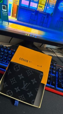 Portofel Louis Vuitton foto