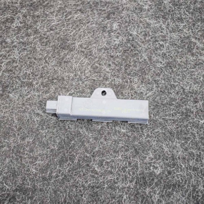 Amplificator de antena BMW 3 F30, F80 2014 OEM: 9220832 3400274