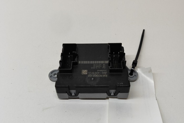 Modul de control ușă st&acirc;nga spate LAND ROVER RANGE ROVER VELAR L560 2020 OEM: J8A2-14D619-CC 22311907