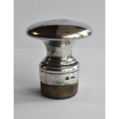 Dop pentru sticla de bautura din alama argintata - Christofle Franta - anii 1920