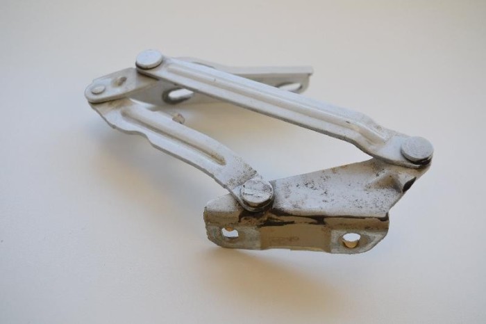 Balama capota dreapta față MERCEDES-BENZ SPRINTER 3-t Furgon 906 2011 OEM: 9067500121 1889474