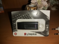 Stick USB Kingston 32 GB - Stocare Fiabilă și Rapidă foto