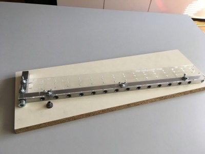 Sablon mobilier liniar forma L 50cm 14 bucse 8mm minifix rafix polite foto