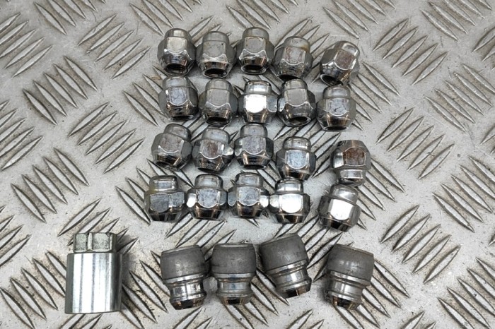 Set prezoane roata MAZDA MX-30 DR 2020 OEM: B002-37-160B | 30429545