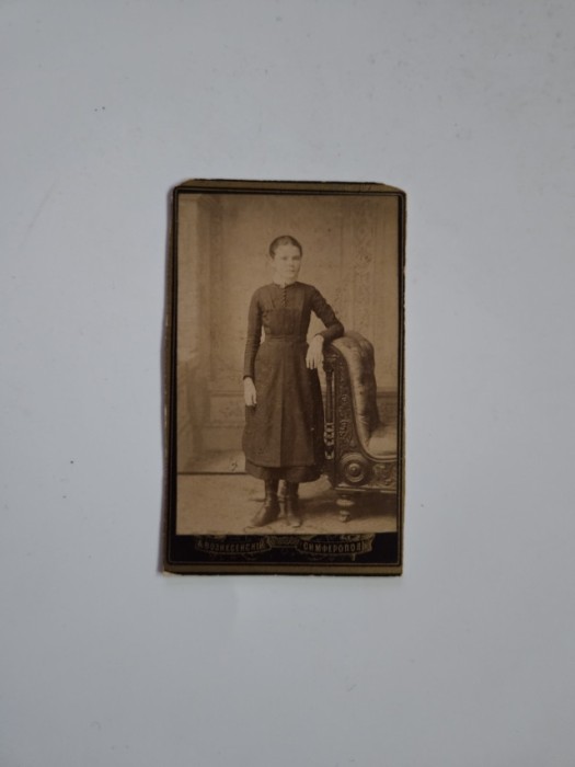 CDV Atelier foto T. Petrolenko, Simferopol, Crimeea, Portret domnisoara, ca. 1885