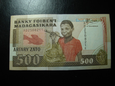 MADAGASCAR 500 FRANCS EXCELENTA foto