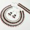 Reducere! Set lat traditional negru si rosu margele nisip baza gatului