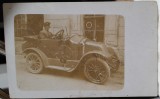 Fotografie tip carte postala, necirculata, militar in automobil, perioada interbelica