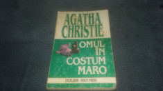 AGATHA CHRISTIE - OMUL IN COSTUM MARO foto