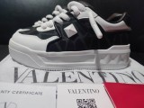 Adidasi Valentino Garavani