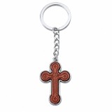 Cumpara ieftin Breloc crestin maro 9,3 cm, cruce 3,5 x 2,6 cm cu Isus, grosime 4 mm, inel 3,4 cm, accesoriu religios pentru chei, marturie botez