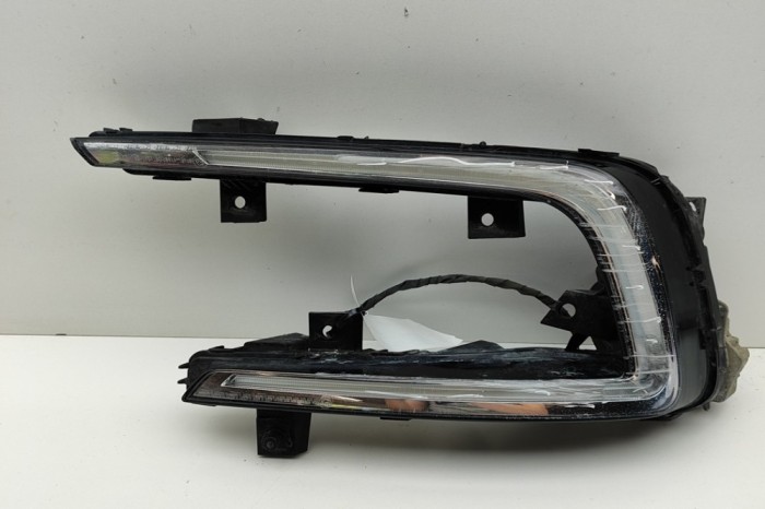 Proieitor suplimentar dreapta față VW GOLF VII 5G1, BQ1, BE1, BE2 2018 OEM: 5GE941056B | 30801502