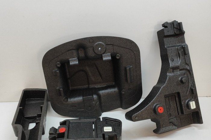 FORD KUGA III DFK 2023 OEM: PV4B-S310B16-B,PV4B-S310B17-A,LV4B-10A686,LV4B-10A686-T SKU: 26660345
