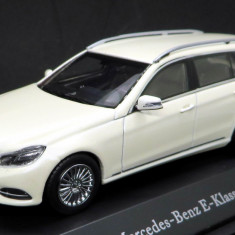 KYOSHO Mercedes E-Klasse T-Model ( Diamond white ) 2015 1:43