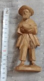 Statueta din lemn sculptat 14 cm. taran cu palarie