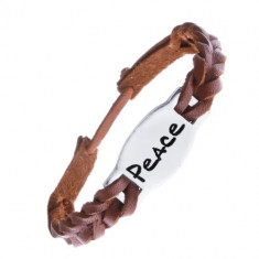 Brăţară îngustă, împletită, din piele - maro caramel, plăcuţă din oţel &quot;PEACE&quot;