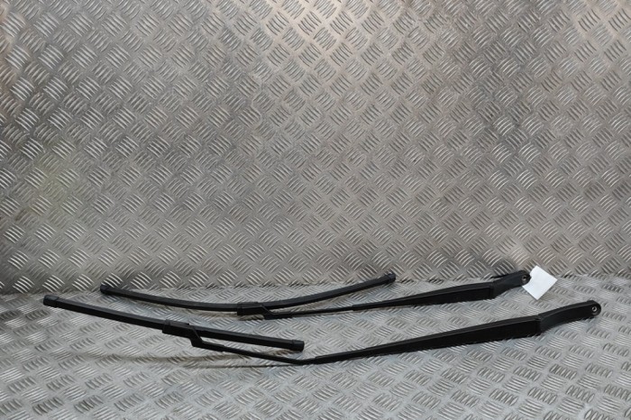 Braț ștergător față VW ID.4 E21 2023 OEM: 11B955409,11B955410 | 27547681