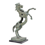 Cal-statueta moderna din bronz pe un soclu din marmura TBA-56