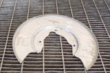 Protecție disc de fr&acirc;nă st&acirc;nga spate TESLA MODEL 3 2018 OEM: 1044665-B 11202430