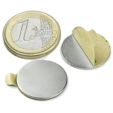 Magnet neodim disc cu autoadeziv &Oslash;20&amp;#215;1 mm, putere 1 kg, N35