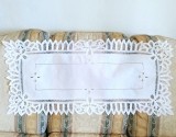 Napron/ Centru de masa Vintage din bumbac cu broderie belgiana cu panglici