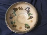 Arta si Traditie - Farfurie / Blid / Strachina / Castron de Horezu jud Valcea ceramica utilitara mijlocul sec XX cu initialele Ghe. V. !
