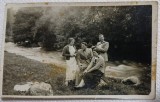 Fotografie tip Carte postala, Prieteni in vacanta, perioada interbelica