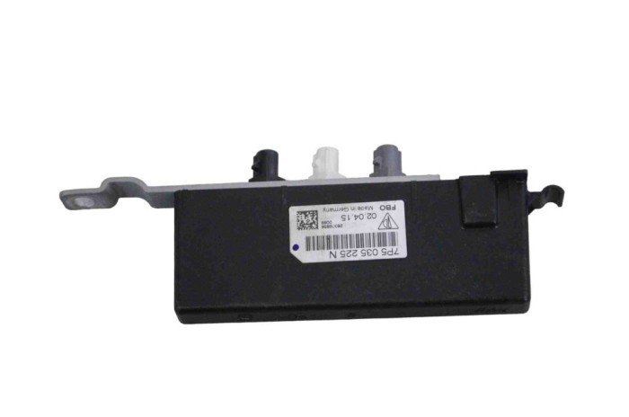 Amplificator de antena PORSCHE CAYENNE 92A 2015 OEM: 7P5035225N