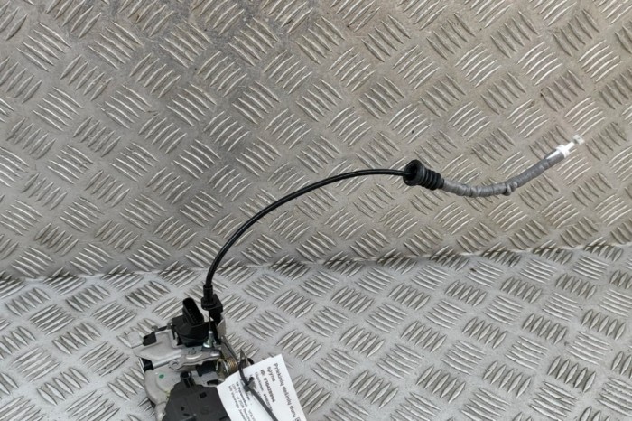 &Icirc;ncuietoare ușă dreapta față VOLVO XC60 II 246 2020 OEM: 31462456 30428994