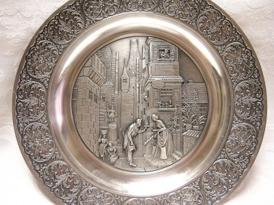 FARFURIE APLICA DECORATIVA ZINC BECKER DECOR IN FILIGRAN DE CARL SPITZWEG - THE EVERLASTING BRIDEGROOM 23.5 CM foto