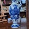 Vază Delft Blue &ndash; Ceramică pictată manual &ndash; Olanda