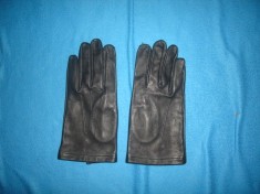 MANUSI DE DAMA DE PIELE APROAPE NOI ORIGINALE