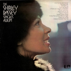 Disc Vinil - Shirley Bassey ?? The Shirley Bassey Singles Album foto