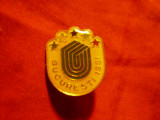 Insigna Universiada 1981 , metal si email , h=2cm
