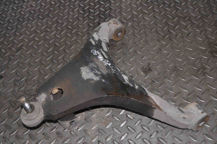 Braț inferior st&acirc;nga față IVECO DAILY VI Flatbed 2015