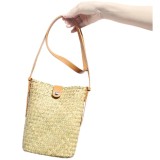 Cumpara ieftin Gentuta din rafie crossbody