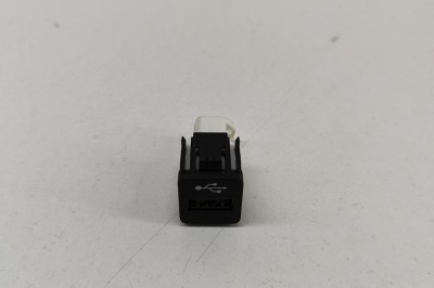 USB BMW 3 G20, G28 2019 OEM: 9229294 27819831 foto
