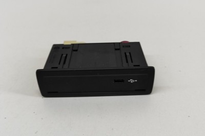 USB MERCEDES-BENZ CLA Coupe C118 2023 OEM: A2478203902 24249023 foto